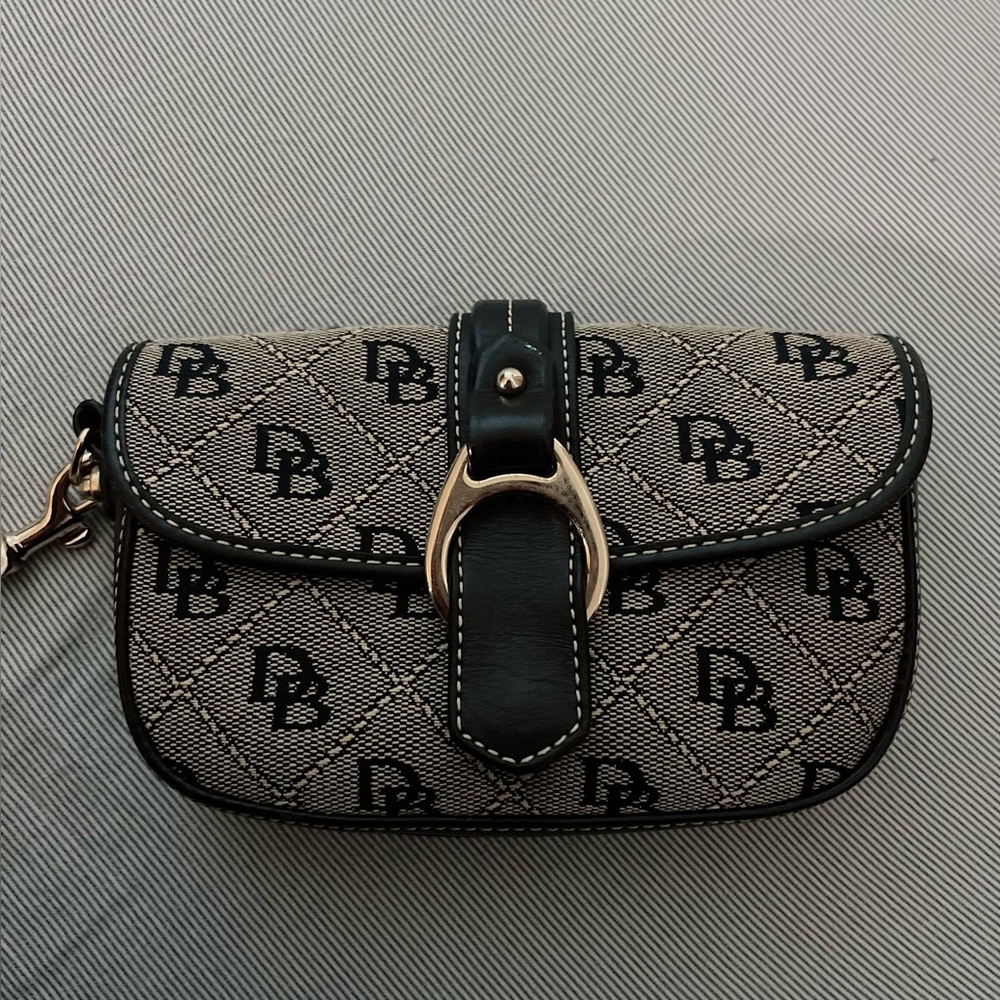 Vintage Dooney & Bourke Bag/Wristlet